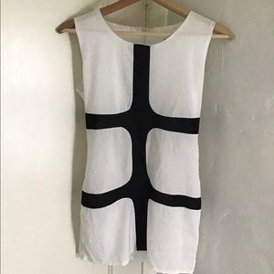 Super cute white dress no sleeves